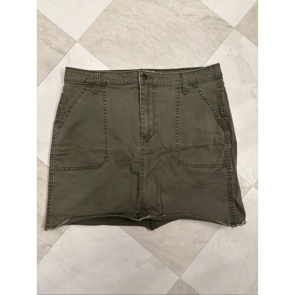 Universal Thread Cargo Green Above The Knee Skirt Size 12 / 31